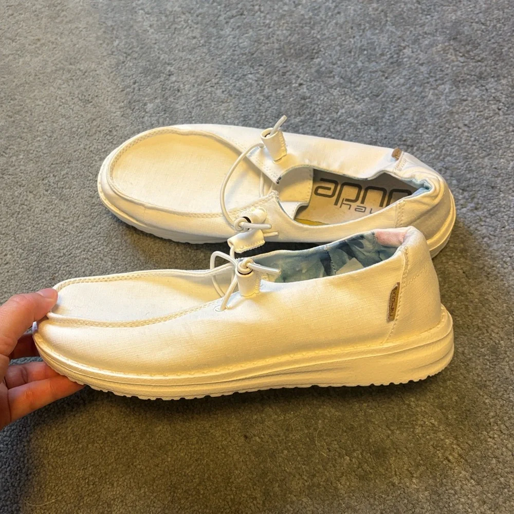 Hey Dude Wendy Shoes Size 7 in White.